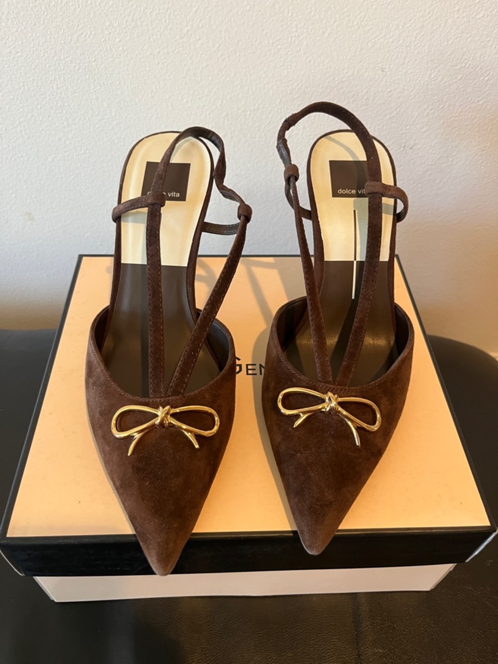 NWT Dolce Vita Brown Suede Pointed Slingback Heels with Gold Bow Accent - Picture 2 of 5